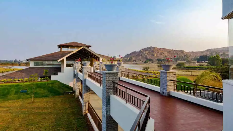 Shathayu Ayurveda Yoga Retreat, Bangalore